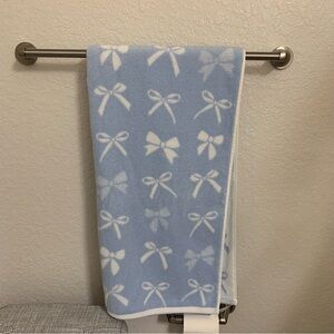 Blue Bow Ribbon Pattern Bath Towel